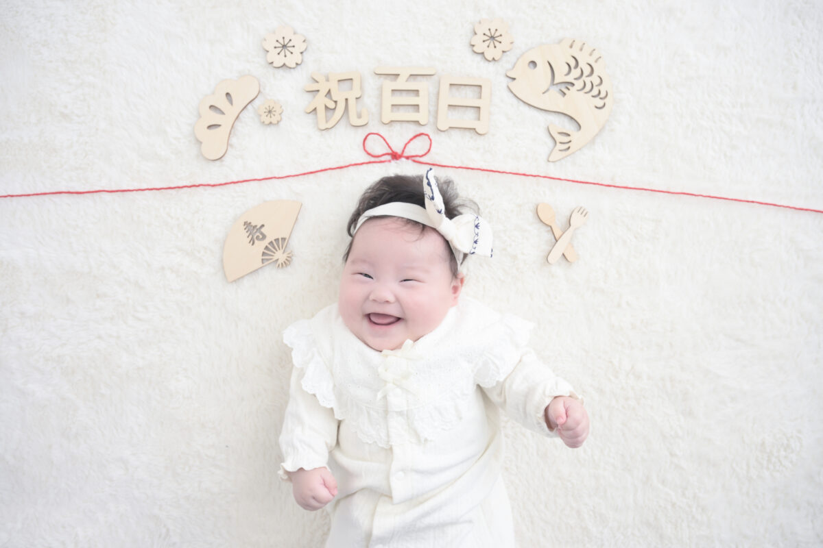 赤ちゃんが笑顔の写真