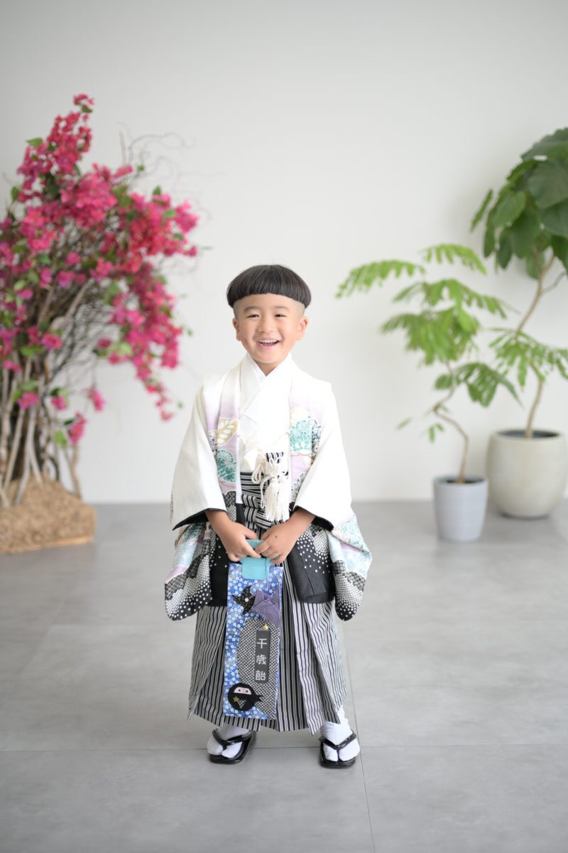 シーズン前に七五三前撮り！5歳男の子の成長を袴にのせて。 - No Image