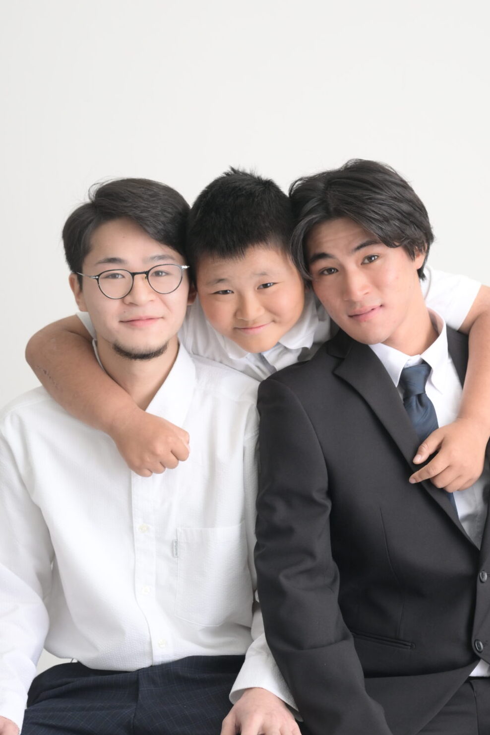 はたちの集い（成人式）で記念に兄弟写真