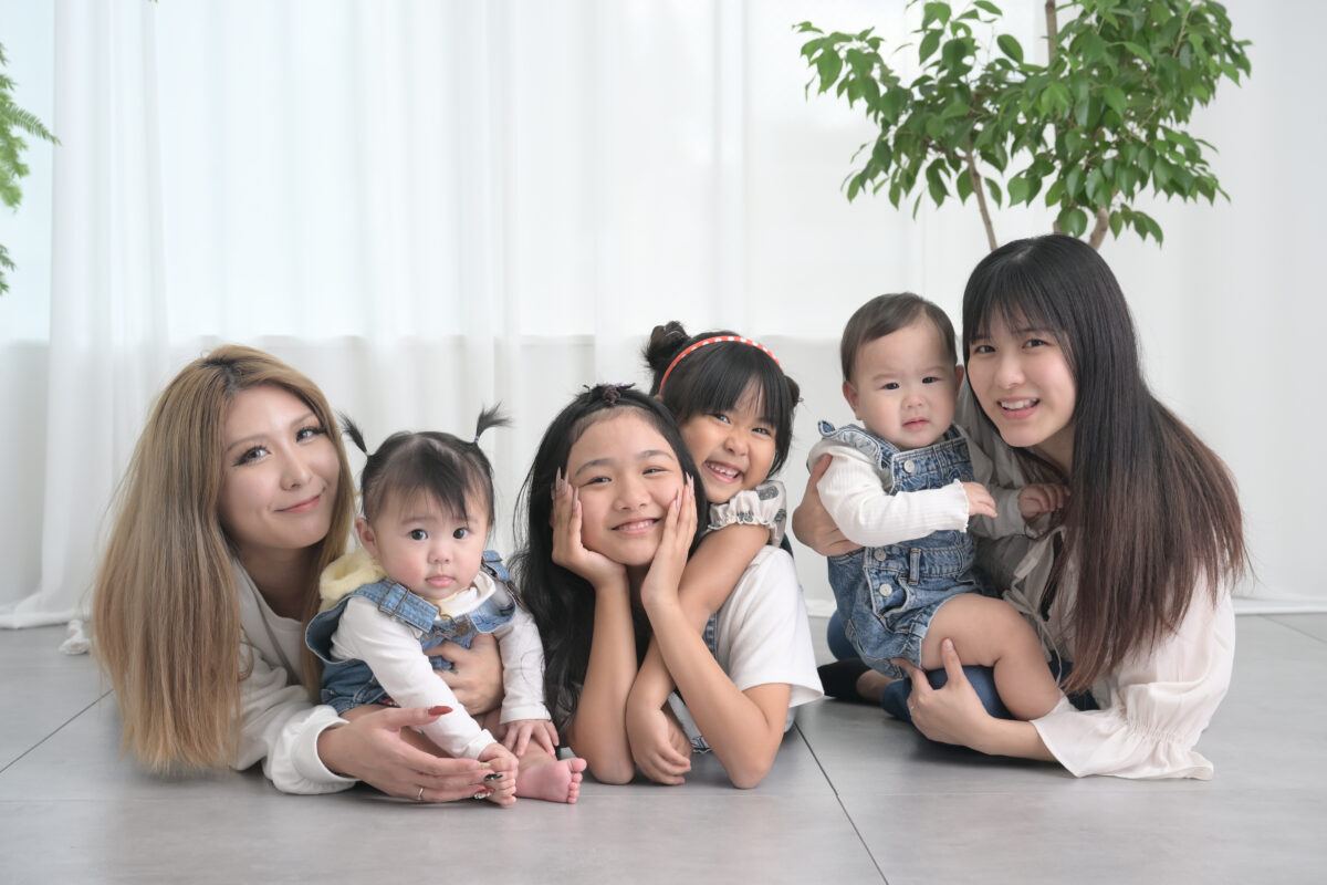 赤ちゃん（いとこ同士）の写真