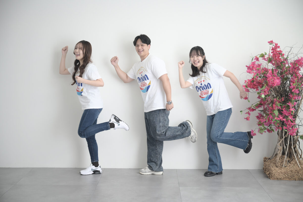 お揃いのTシャツできょうだい写真