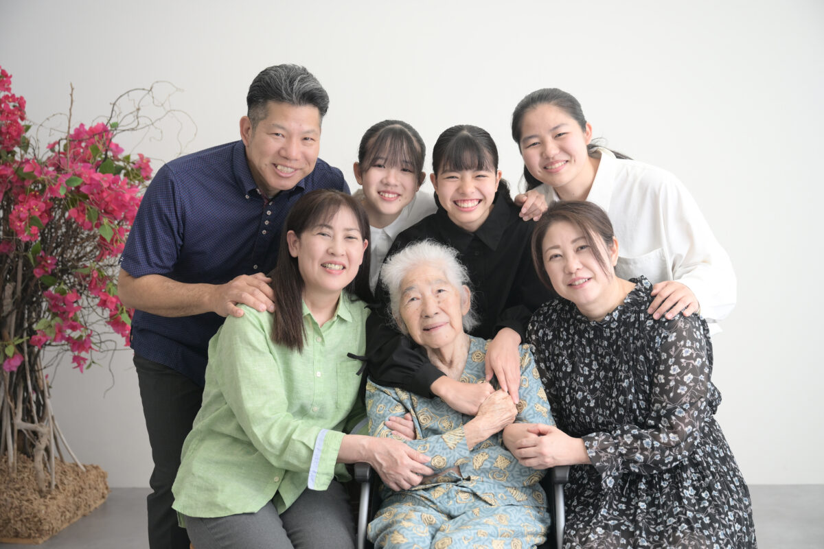 トーカチ（米寿）祝いの家族写真
