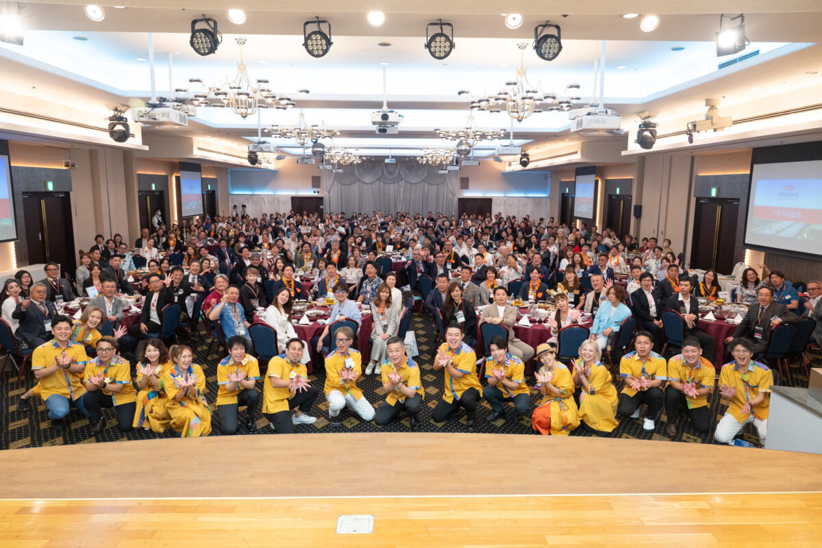 総勢330名の集合写真を撮りました！まさに圧巻 - No Image