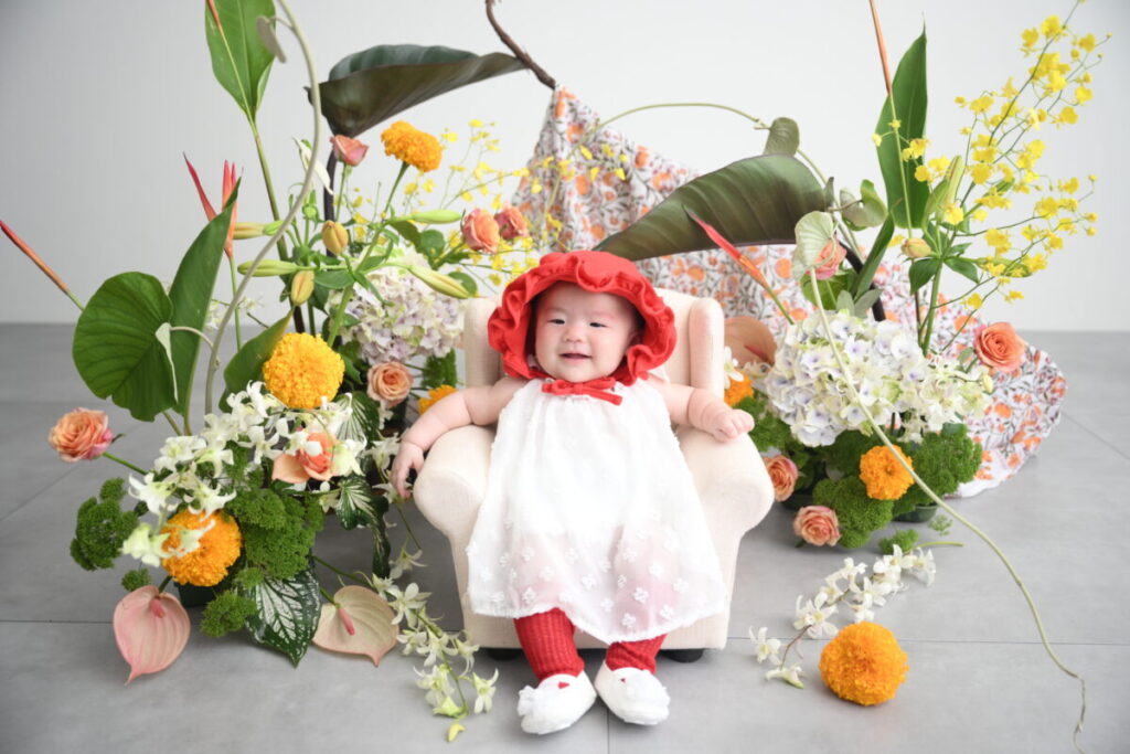 生花を使った100日(百日)記念の写真